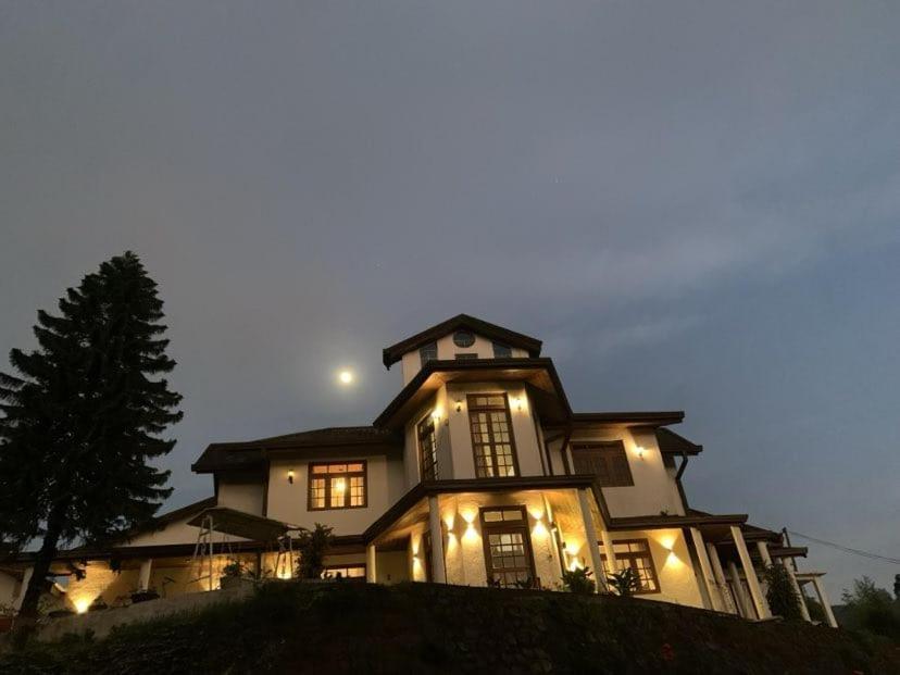 Hotel Grand Sun Inn 努沃勒埃利耶 外观 照片