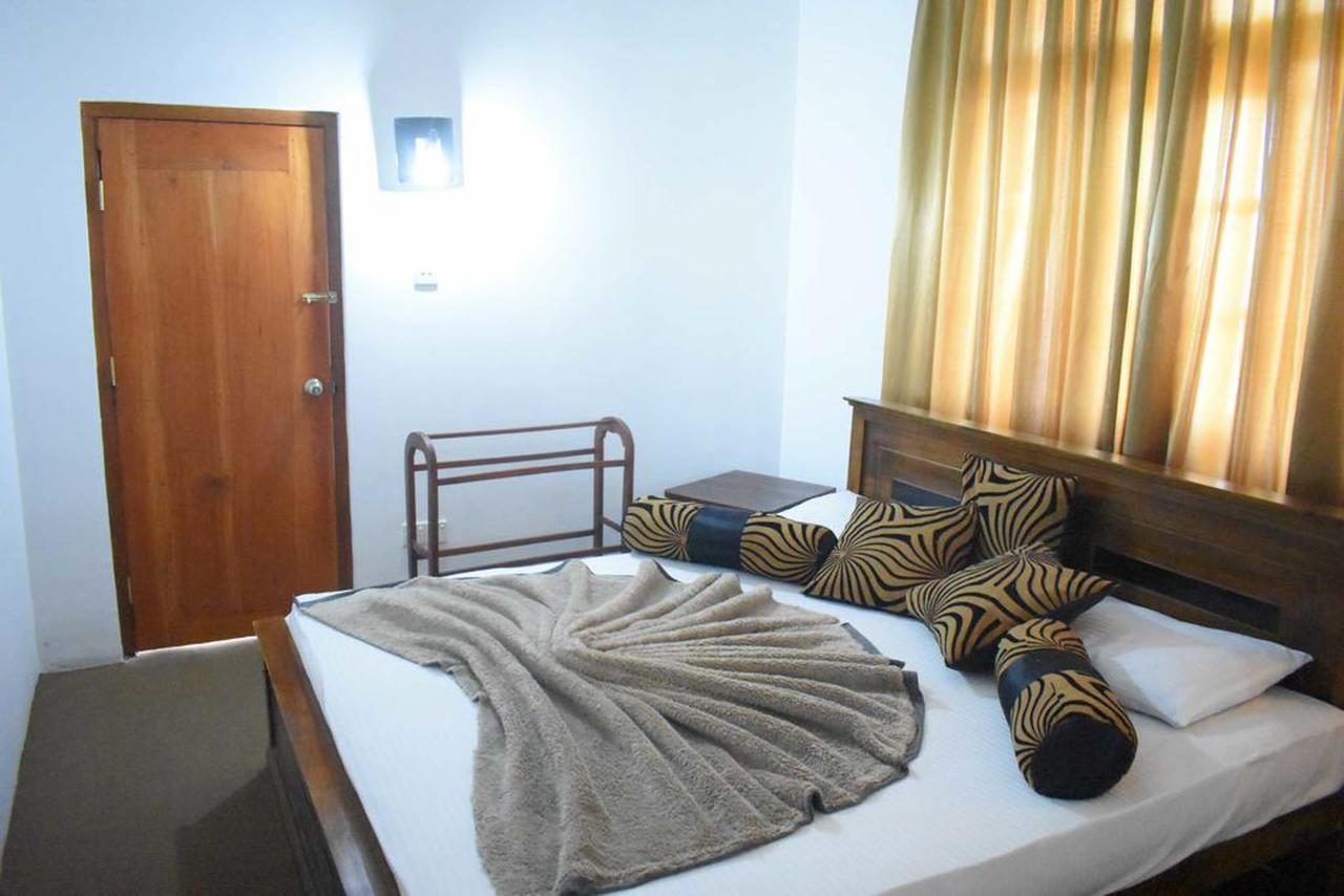 Hotel Grand Sun Inn 努沃勒埃利耶 外观 照片