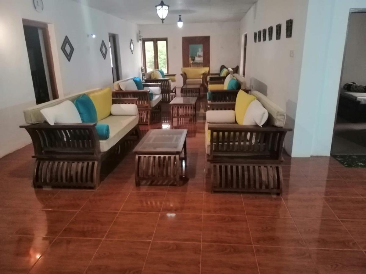 Hotel Grand Sun Inn 努沃勒埃利耶 外观 照片
