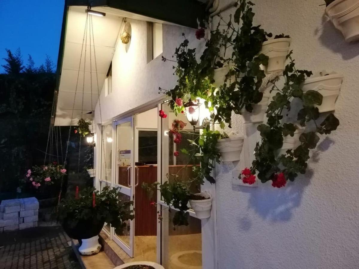 Hotel Grand Sun Inn 努沃勒埃利耶 外观 照片