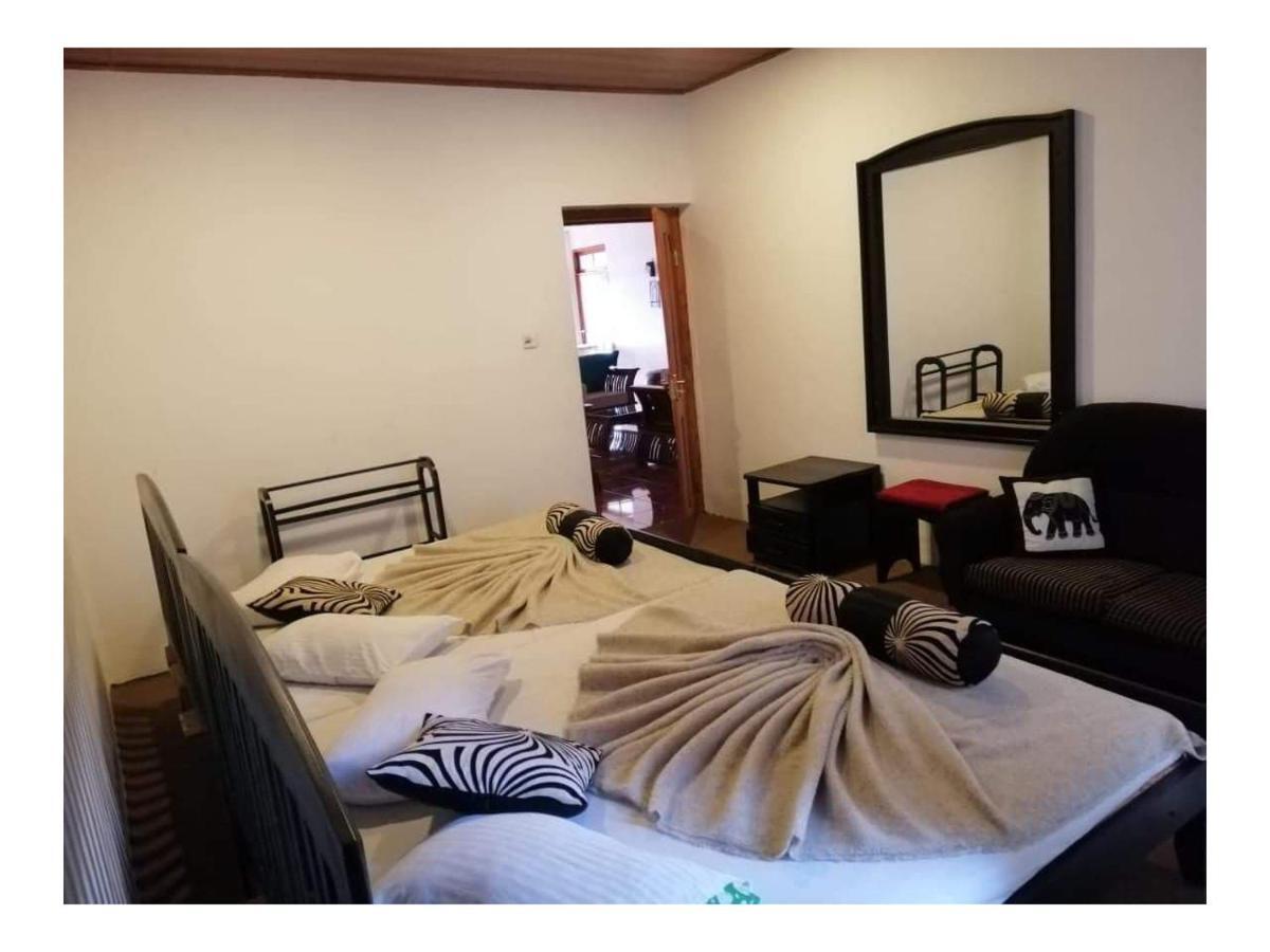 Hotel Grand Sun Inn 努沃勒埃利耶 外观 照片